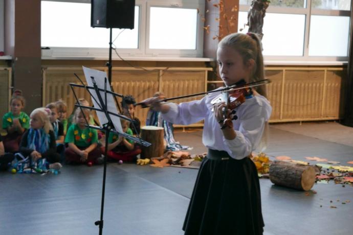 Koncert uczniowski „Jesień w poezji i muzyce”
