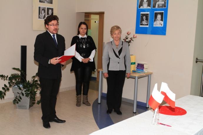 Młodzież recytowała wiersze patriotyczne