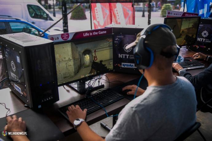 Super Game E-Sport wzbudził żywe zainteresowanie mieszkańców  