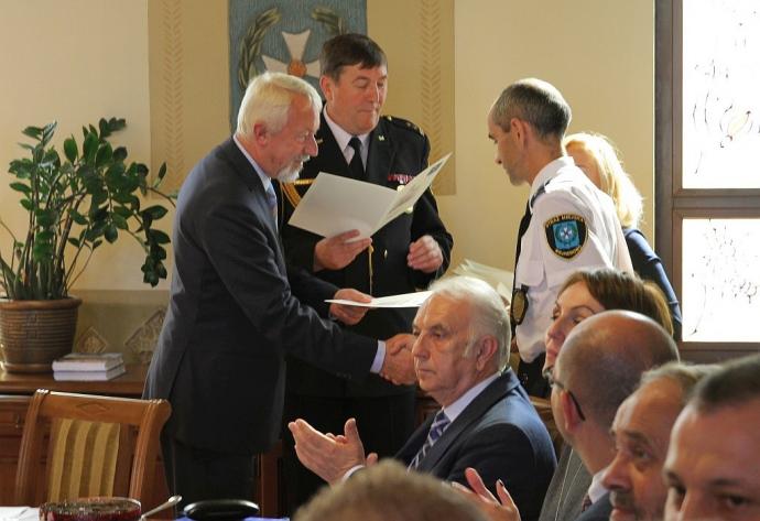Gratulacje dla strażników miejskich 
