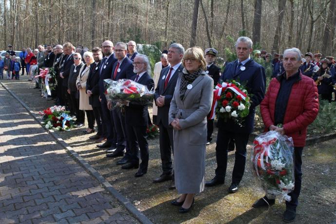 W hołdzie ofiarom zbrodni piaśnickiej
