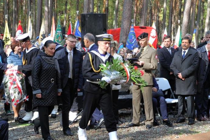 Pomnik profesora Gerarda Labudy stanął w Luzinie