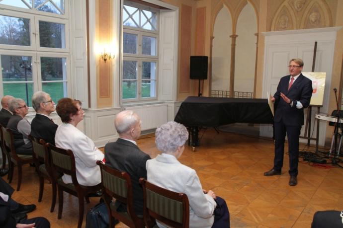 Medale dla par o długoletnim stażu małżeńskim 