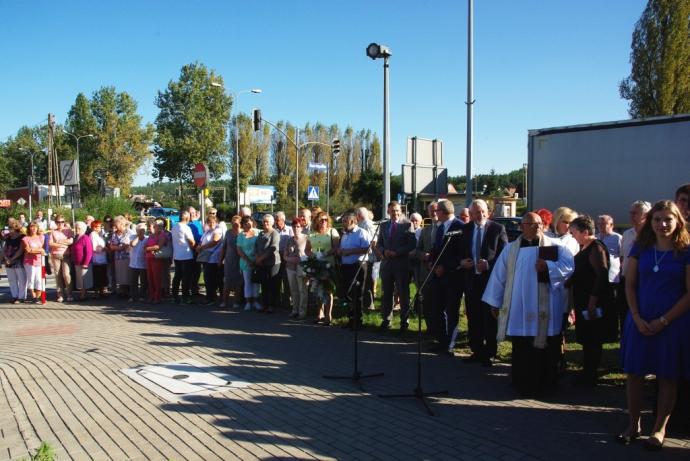 Tablica pamiątkowa z okazji 80-lecia figury Matki Bożej na Śmiechowie 