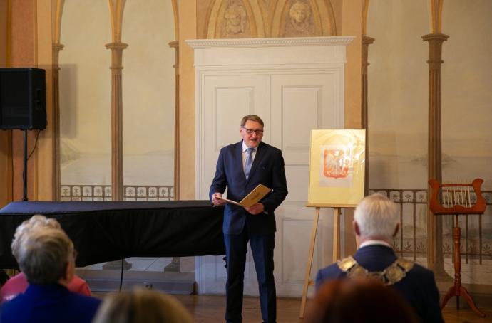 Medale dla szczęśliwych jubilatów 