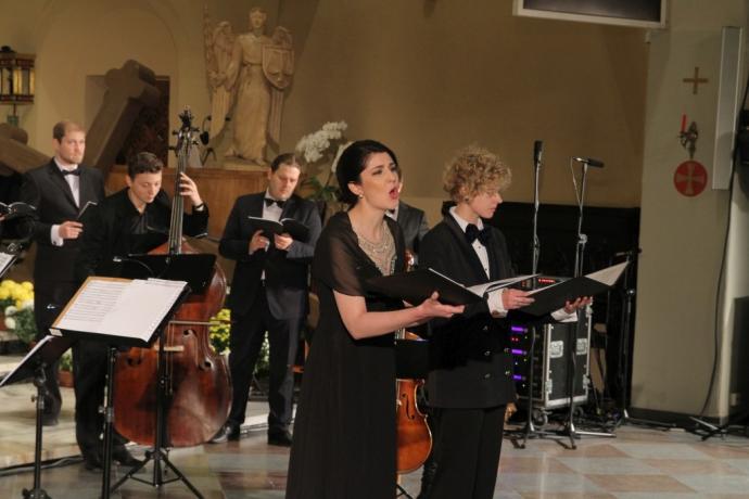 Jubileuszowy koncert Art'n'voices w kolegiacie