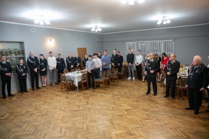 Strażacy spotkali się, by uczcić nadchodzące święta 