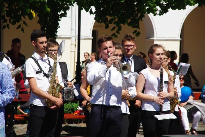 IX Szkolna Parada inaugurująca Dzień Patrona