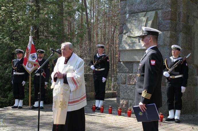 W hołdzie ofiarom zbrodni piaśnickiej