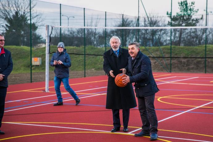 Boisko na osiedlu Sucharskiego gotowe