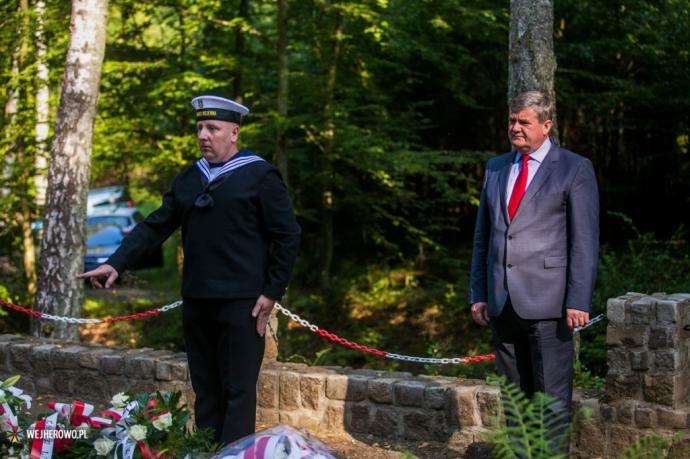 Hołd żołnierzom 1 MPS poległym pod Białą 