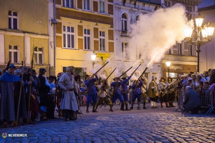 Rekonstrukcja historyczna w Wejherowie zgromadziła tłumy widzów