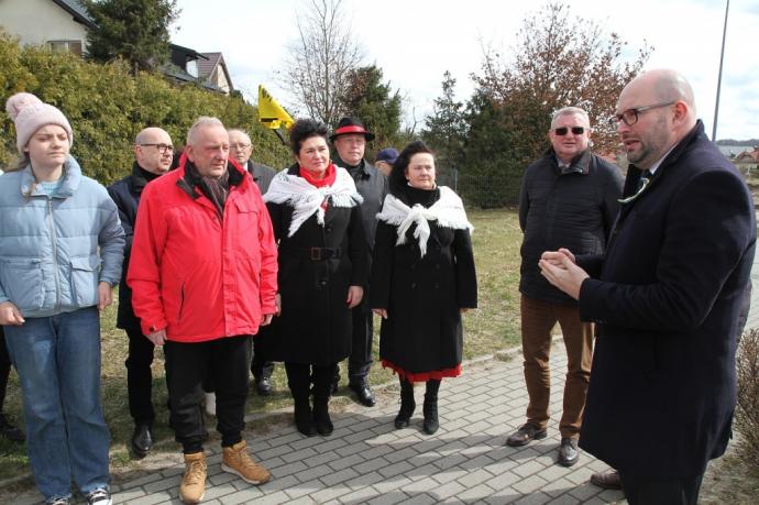 Kwiaty na rondzie im. Ks. Prałata Hilarego Jastaka