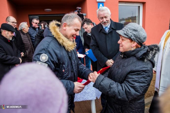 Klucze do nowych mieszkań budynku socjalnego