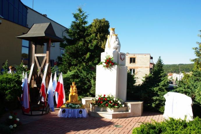 Tablica pamiątkowa z okazji 80-lecia figury Matki Bożej na Śmiechowie 