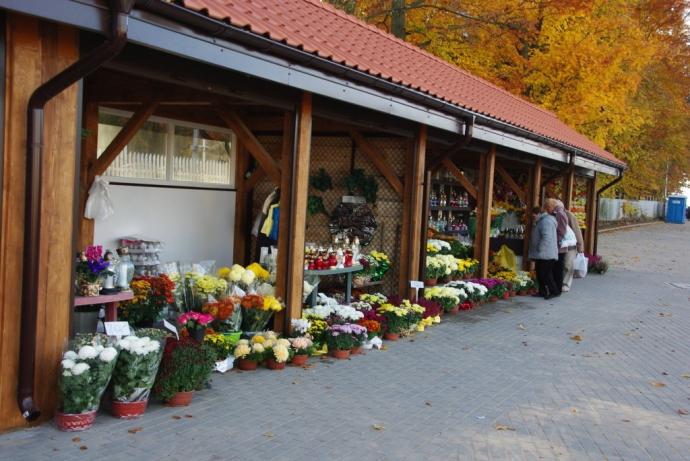Parking przy wejherowskim cmentarzu już gotowy