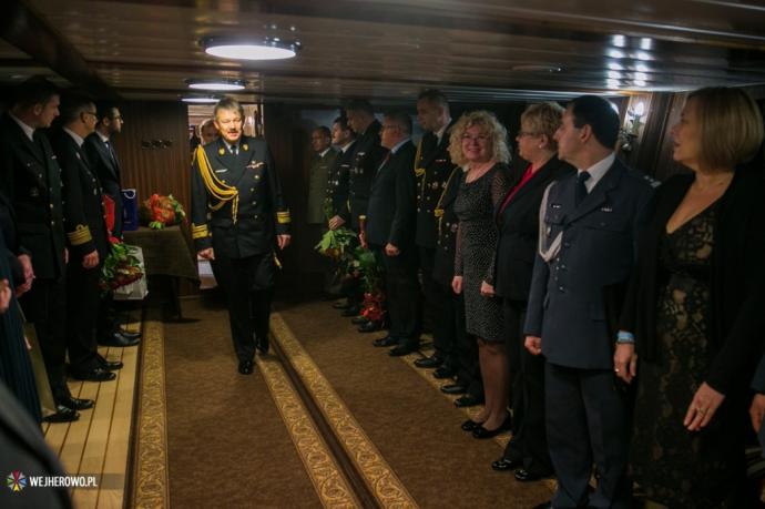 Medal Miasta Wejherowa dla Aleksandra Pawelca z okazji setnej rocznicy urodzin 