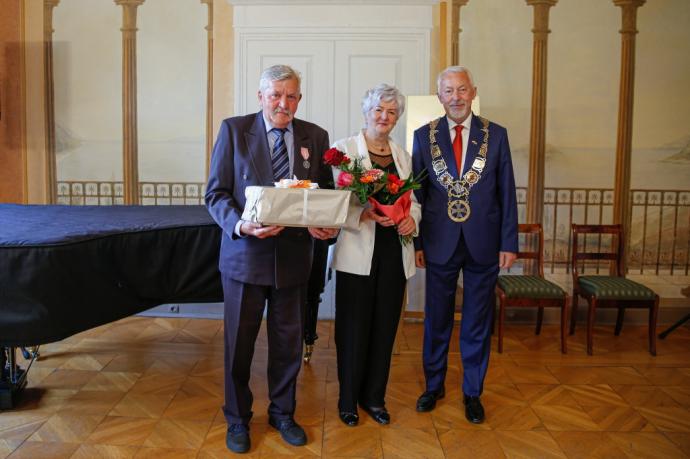 Medale Róży dla szczęśliwych Jubilatów 
