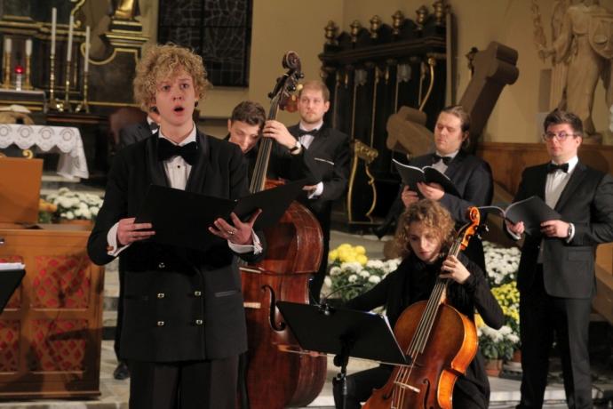 Jubileuszowy koncert Art'n'voices w kolegiacie
