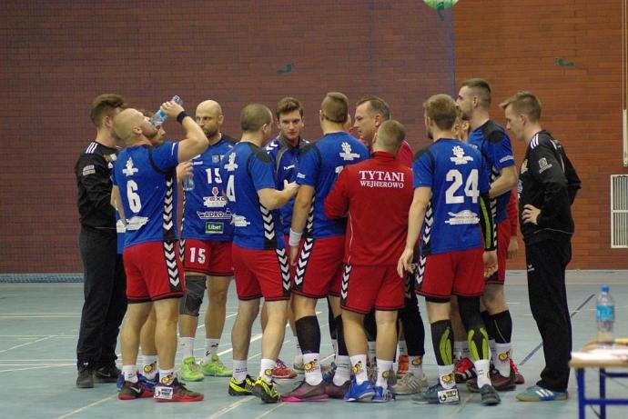Sambor nieznacznie lepszy od Tytanów