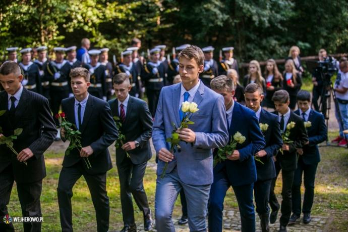 Hołd żołnierzom 1 MPS poległym pod Białą 