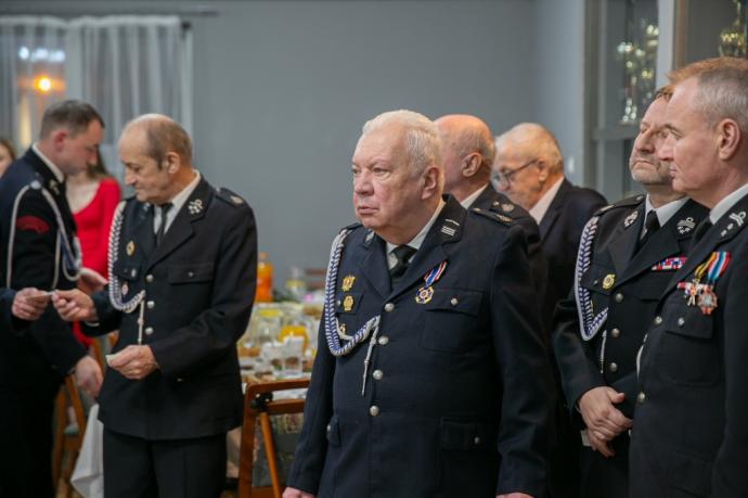 Strażacy spotkali się, by uczcić nadchodzące święta 