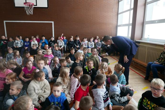 Spotkania w szkołach mistrza szachowego Michała Kanarkiewicza 