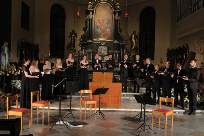 Jubileuszowy koncert Art'n'voices w kolegiacie