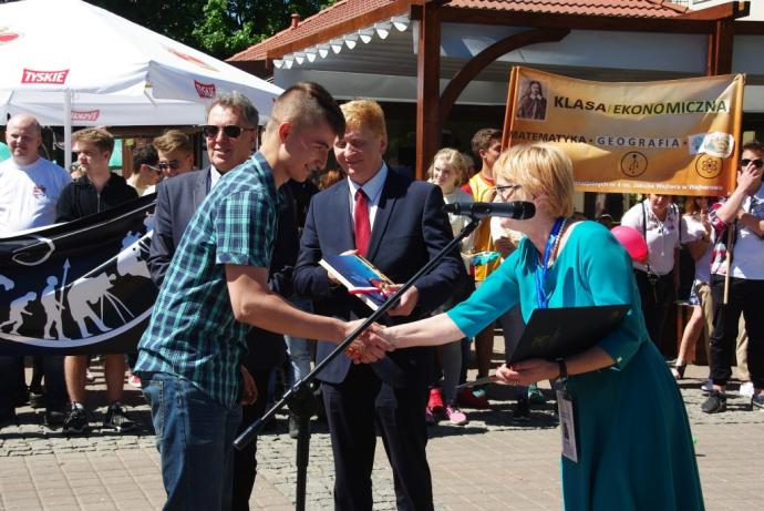 IX Szkolna Parada inaugurująca Dzień Patrona