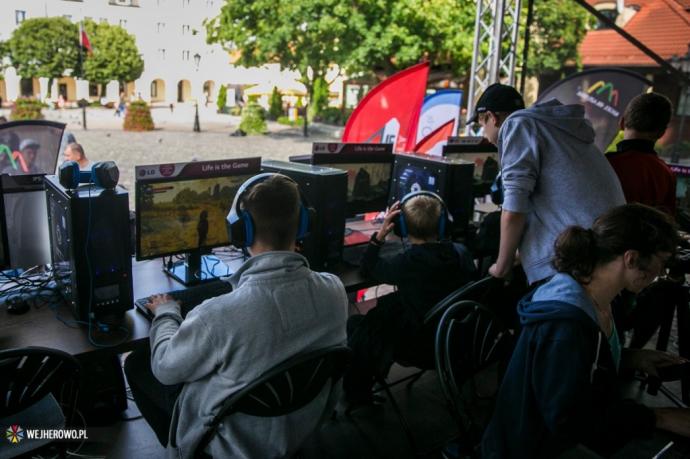 Super Game E-Sport wzbudził żywe zainteresowanie mieszkańców  
