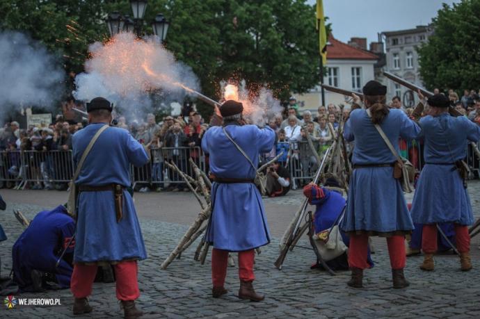 Rekonstrukcja historyczna w Wejherowie zgromadziła tłumy widzów