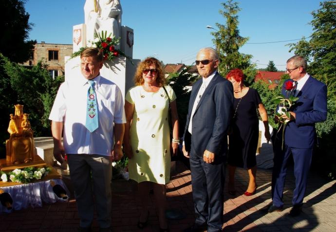 Tablica pamiątkowa z okazji 80-lecia figury Matki Bożej na Śmiechowie 