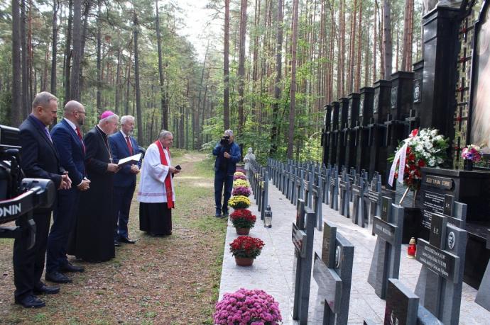Pielęgnowanie pamięci o ofiarach zbrodni piaśnickiej