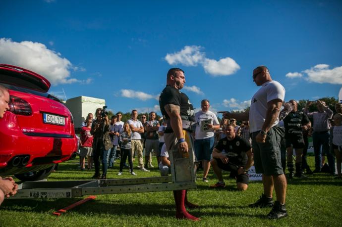 Mariusz Pudzianowski sędziował zawody Strongmanów