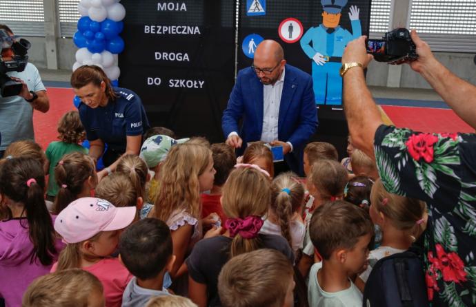 Pierwsze odblaski trafiły do uczniów 