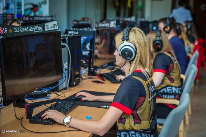 Wakacyjne Super Game E-Sport w Wejherowie