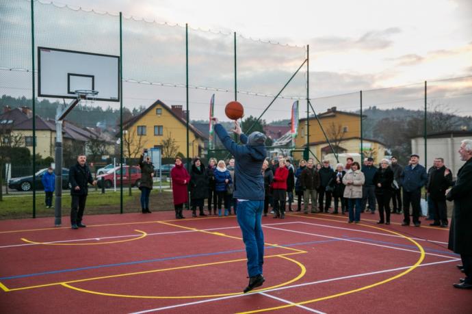 Boisko na osiedlu Sucharskiego gotowe