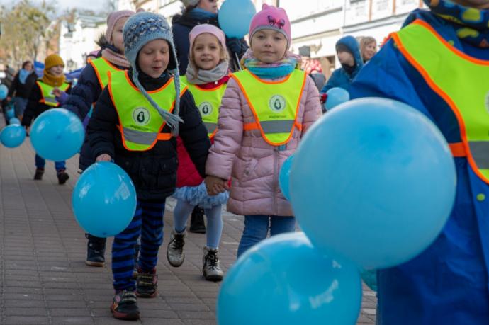 „Razem dla autyzmu” - niebieski marsz przeszedł ulicami Wejherowa 