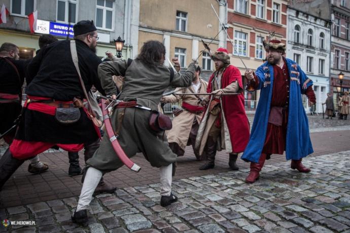 Rekonstruktorzy z całej Polski walczyli w Wejherowie 